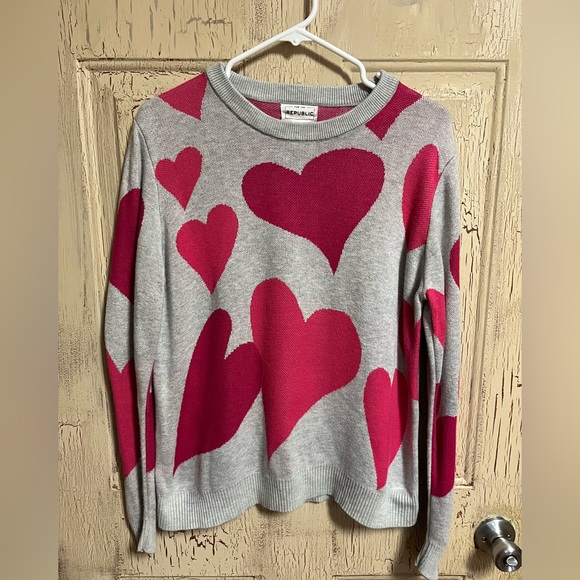 For The Republic Gray and Pink Heart Sweater - Picture 4 of 6